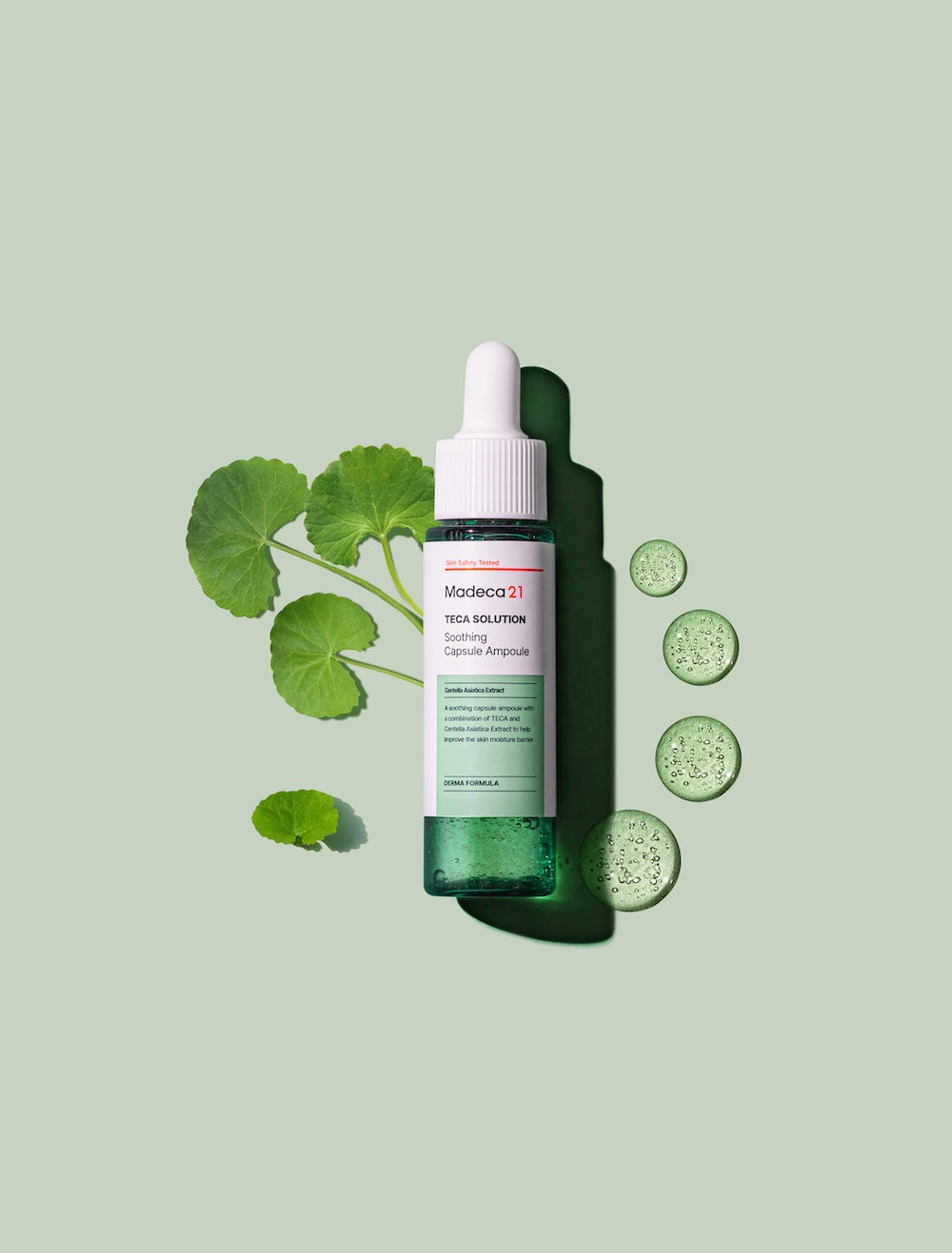 Madeca21 Soothing Ampoule size in hand