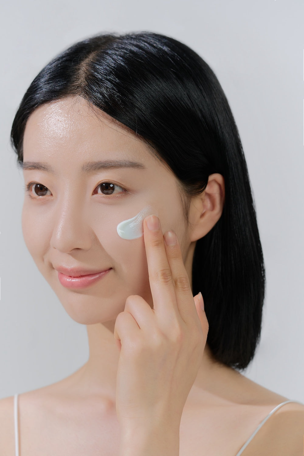 SKIN1004 Madagascar Centella Hyalu-Cica Water-Fit Sun Serum 50ml Korean sunscreen product image