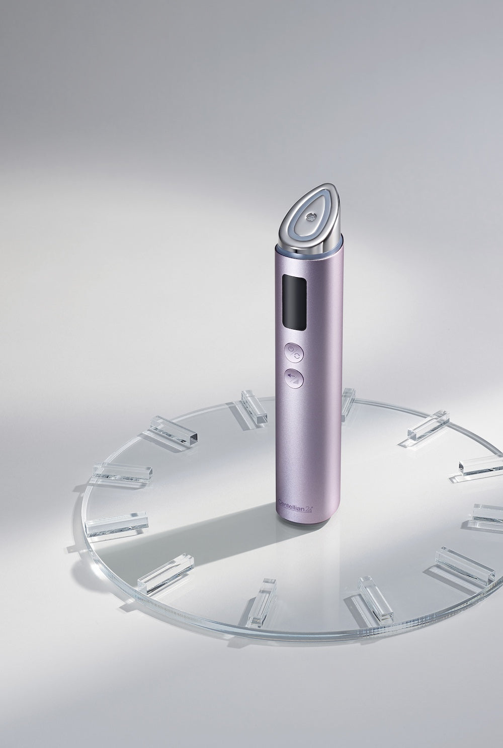 Centellian24 Madeca Prime Max device being used on face