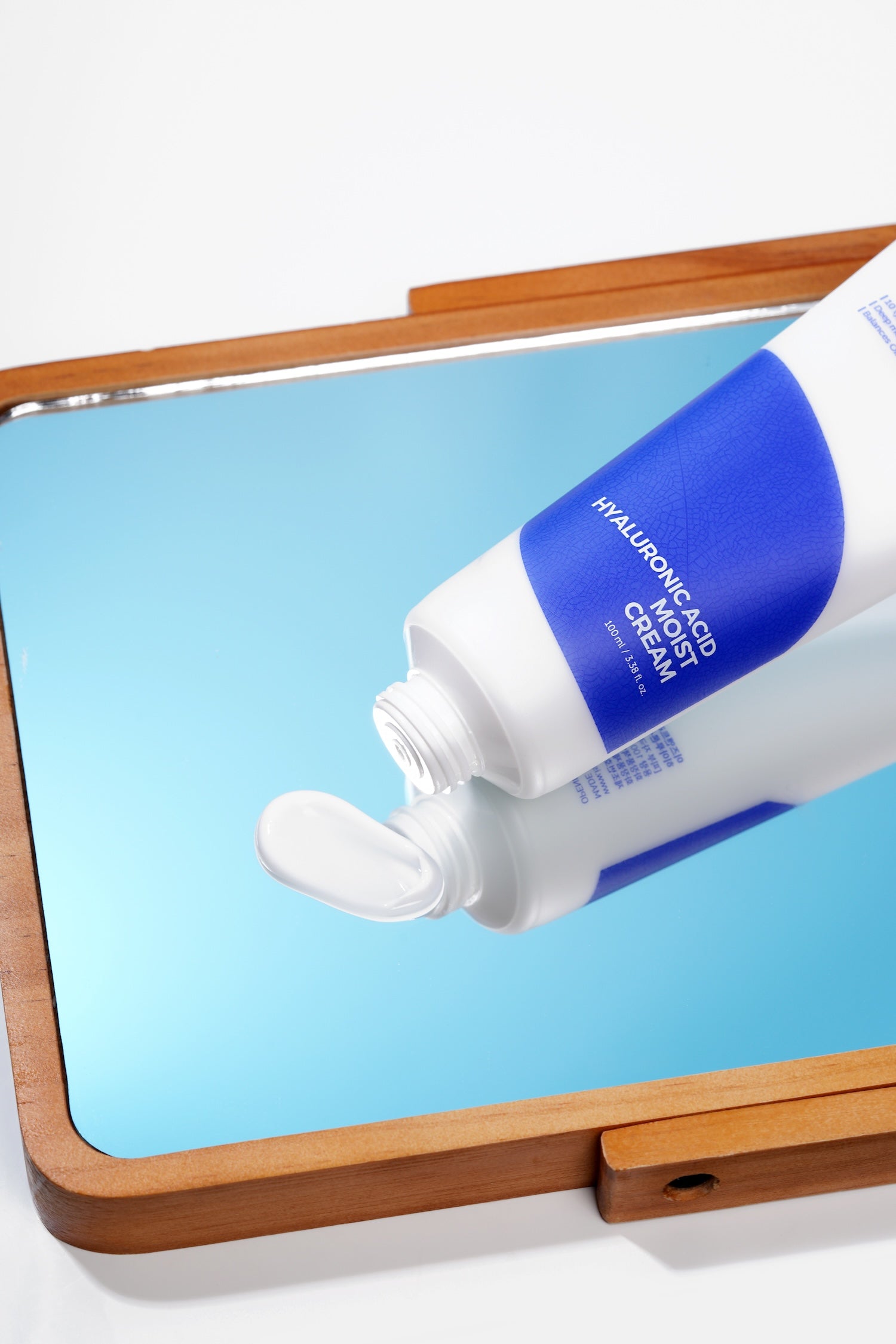 Isntree Hyaluronic Acid Moist Cream 100ml Korean moisturizer product image