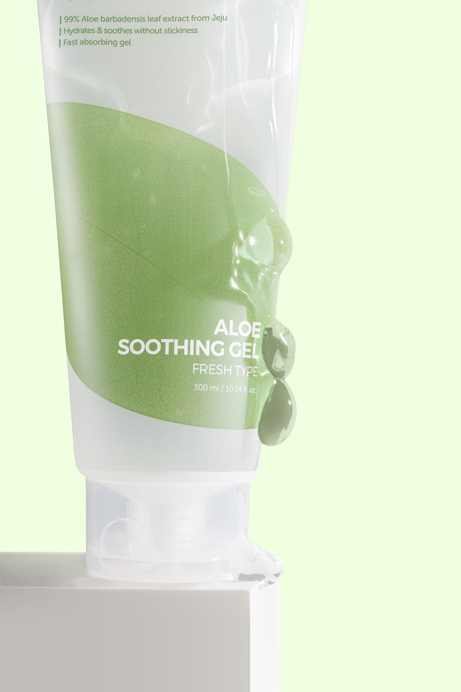 Back label of Isntree Aloe Soothing Gel with full ingredient list