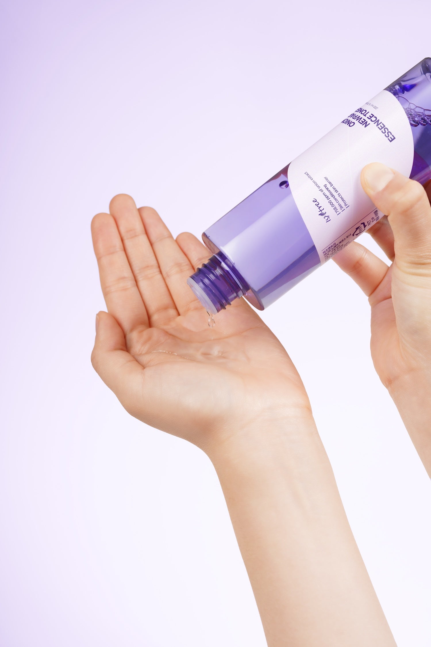 Isntree Onion Newpair Essence Toner 200ml Korean toner product image
