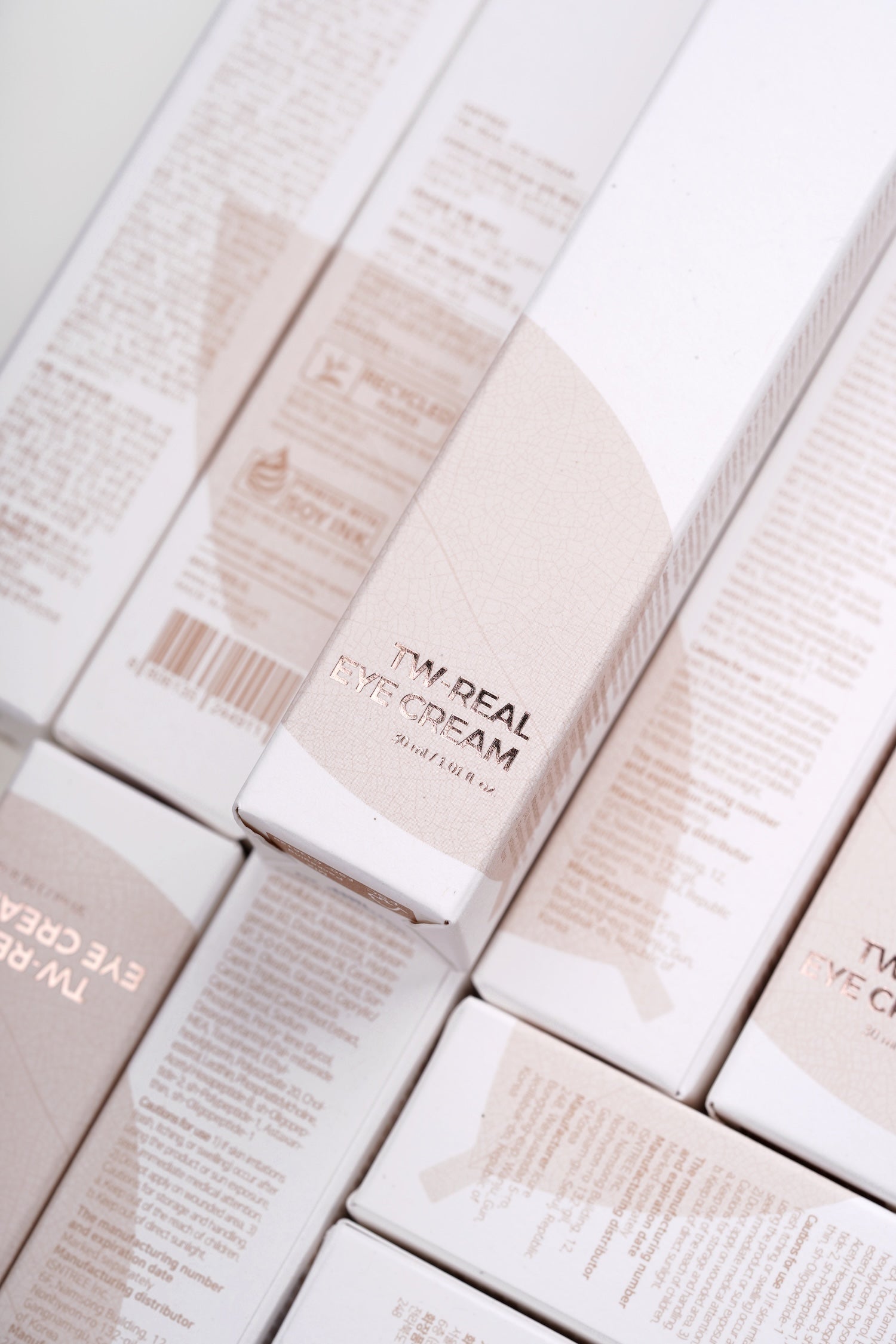 Isntree Tw Real Eye Cream 30ml Korean moisturizer product image