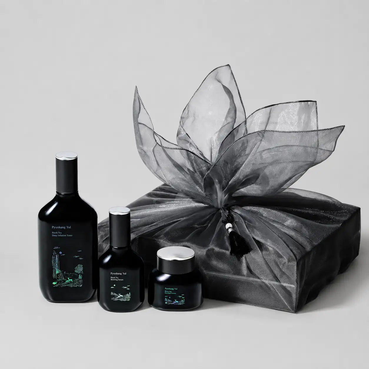 Pyunkang Yul Black Tea Line Gift Set box front